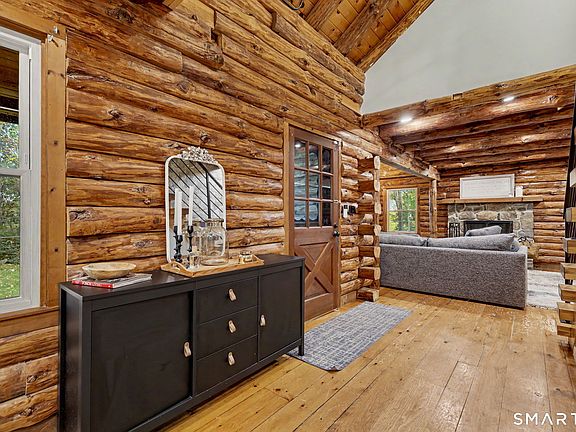 4th image of 108 Shortwoods Road