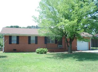 315 Larkwood Dr SW, Decatur, AL 35601