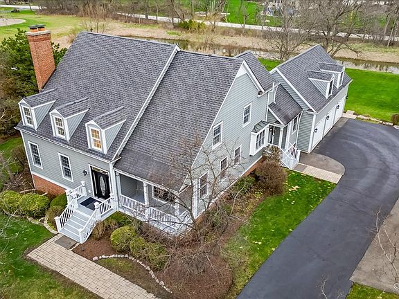 2nd image of 39691 Orchard Bluff Ln