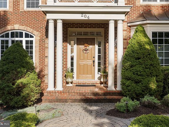 4th image of 204 Lawson Rd SE