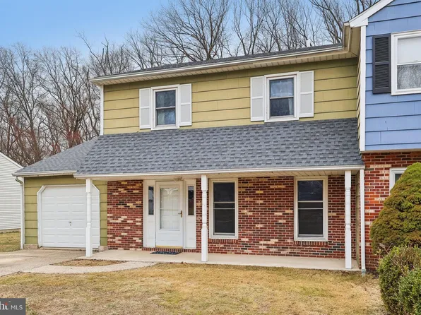 119 Knightsbridge Dr, Yardley, PA 19067