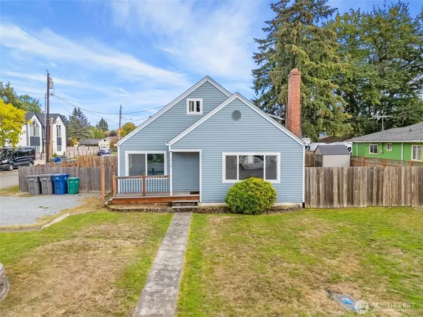 215 Milwaukee Boulevard S, Pacific, WA 98047
