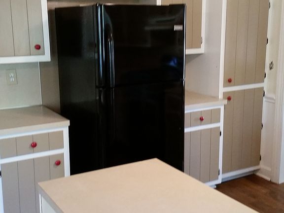 3rd image of 218 Sumrell St