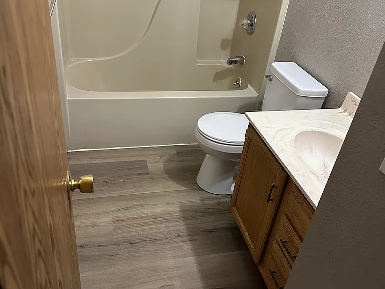 420 Clarke Dr — Photo 7