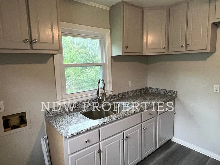 3042 Forrester St — Photo 5