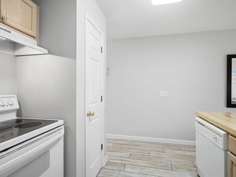 2262 Folly Rd #1A — Photo 8