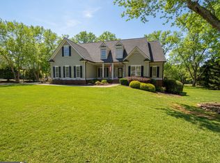30 Lake Park Ct, Sharpsburg, GA 30277