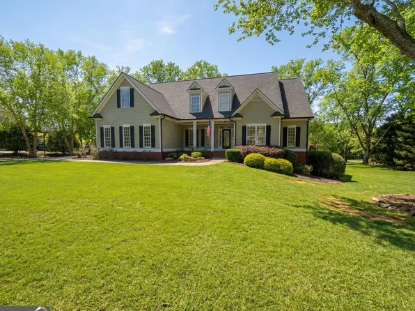 30 Lake Park Ct, Sharpsburg, GA 30277