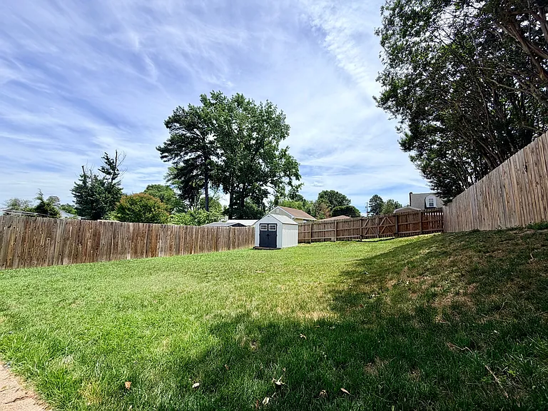 2413 Irisdale Ave — Photo 14