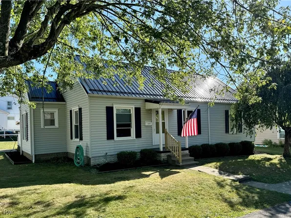 1655 Spring St, Coshocton, OH 43812