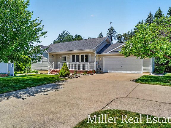 2nd image of 875 Terry Ln