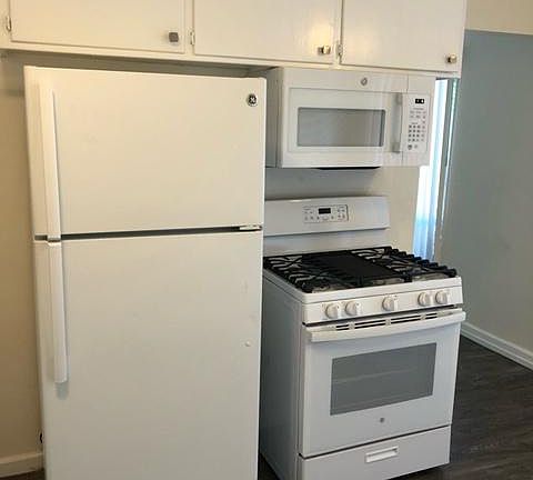 4th image of 2161 Garnet Ave APT 1