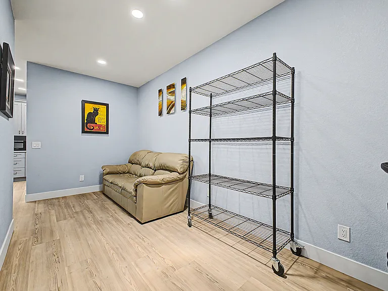 2430 E Butte St #101 — Photo 11