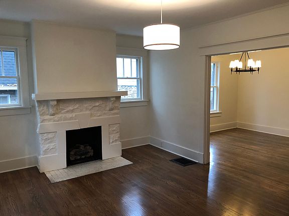 Front Livingroom Fireplace