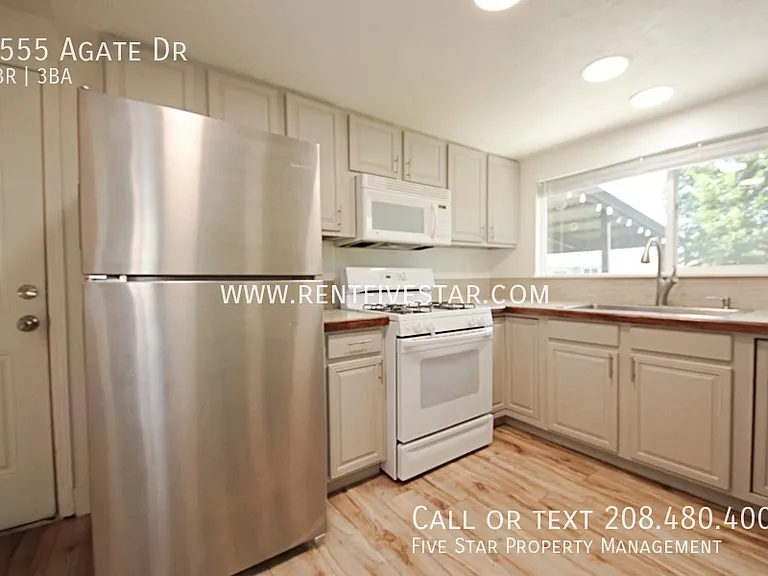 1555 Agate Dr — Photo 5