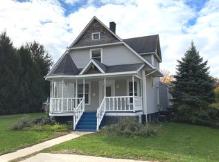 418 E Ottawa Rd, Paxton, IL 60957