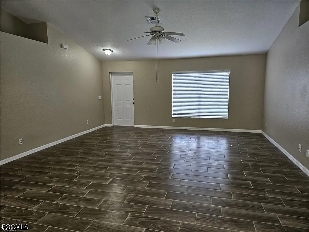 4 bed, 2.0 bath, 1712 sqft, $1,800 — Photo 3