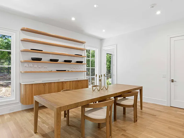 17 Dering Ln — Photo 12