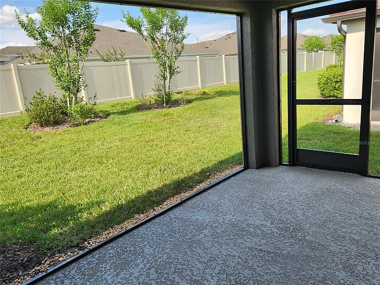 12573 Oak Hill Way — Photo 32