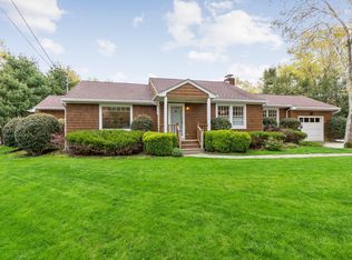 20 N Valley Rd, Sag Harbor, NY 11963