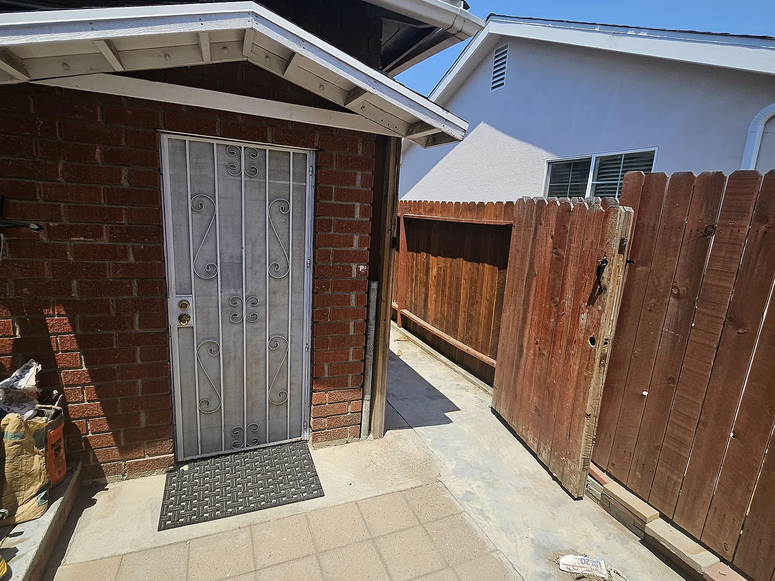 1848 Santa Fe Ave — Photo 2