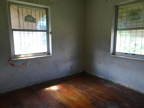 4th image of 5050 NW 5th Ave