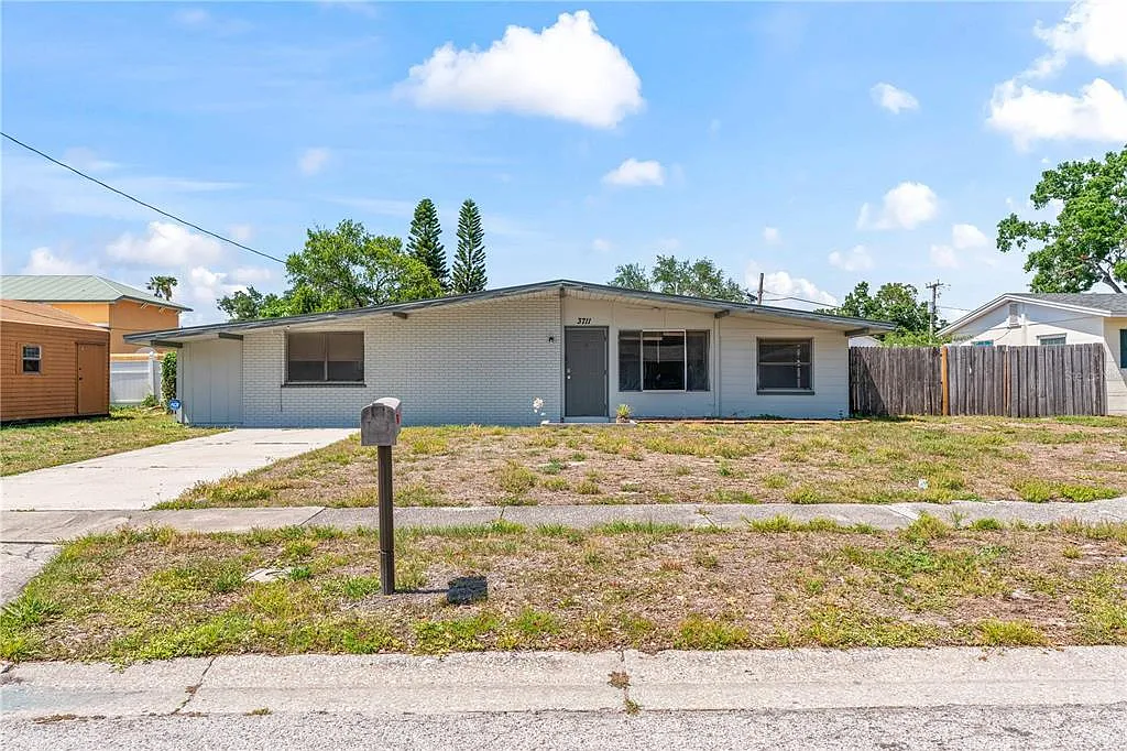 Building Photo - 3711 W Leila Ave