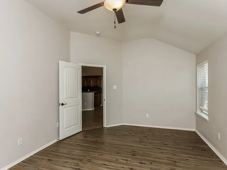 4525 Grainland Ct — Photo 10