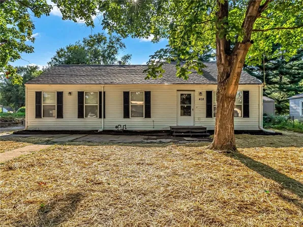 408 Zoe St, Buckner, MO 64016