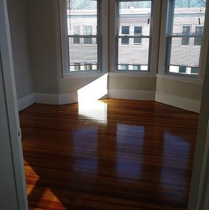 5th image of 18 Holland Ave APT 5