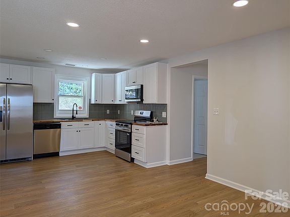 2nd image of 945 Summers Rd