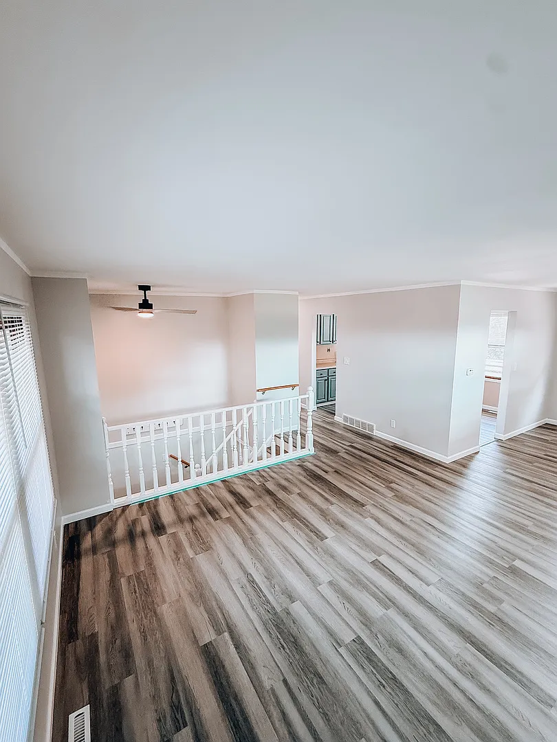 4 bed, 1746 sqft, $2,975 — Photo 2