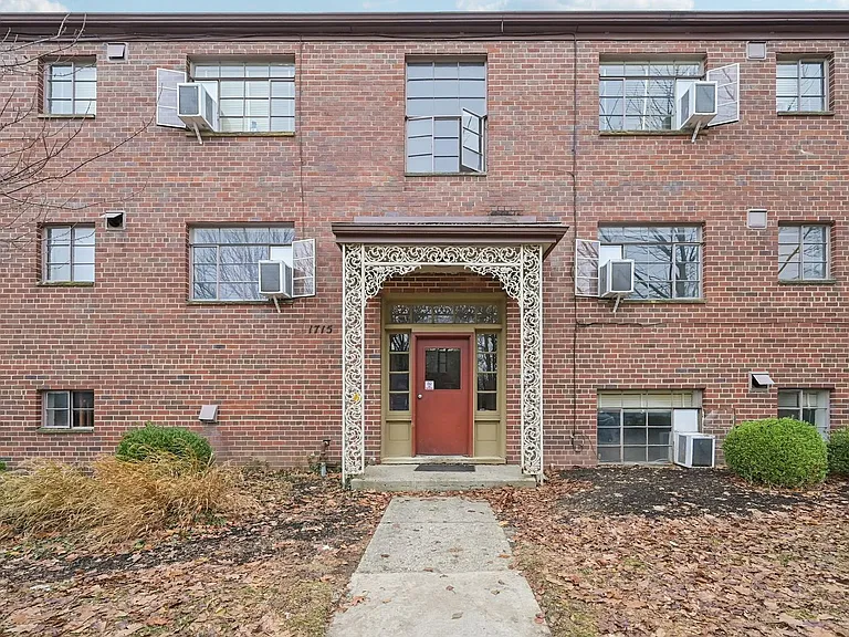 Clifton Woods Apartments — Photo 44