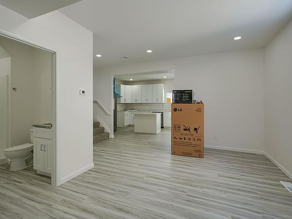 5th image of 626 E 6th Ave