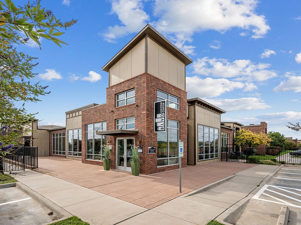 1st image of 6133 Sherwood Way #2-211
