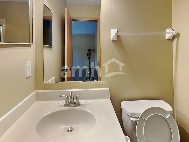 949 Rowland Ave — Photo 14