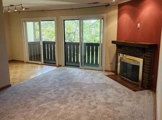 1544 Buxton Ct APT C2, Wheeling, IL 60090