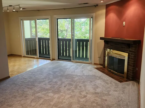 1544 Buxton Ct, Wheeling, IL