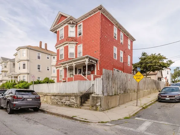 194 Albion St, Fall River, MA 02723