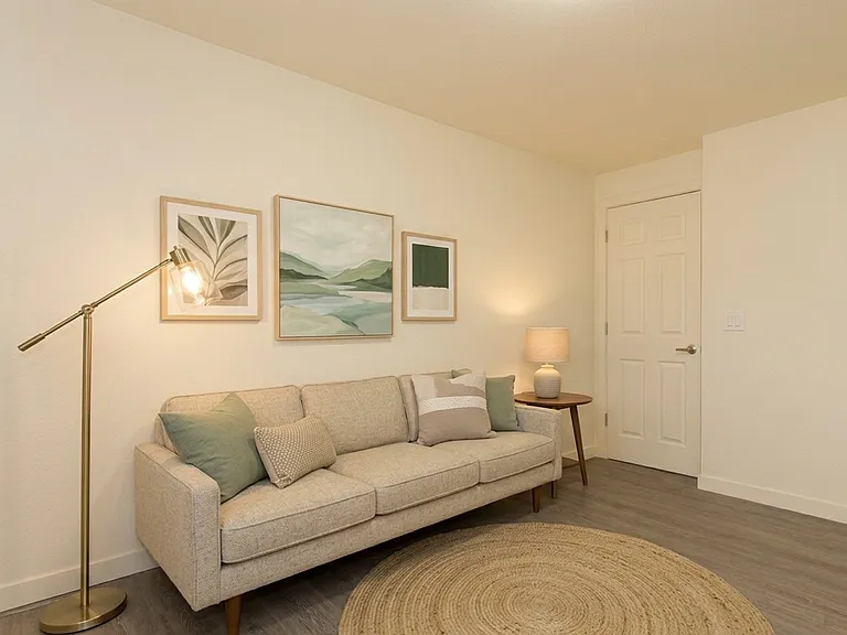 Phinney 12 Apartments — Photo 41
