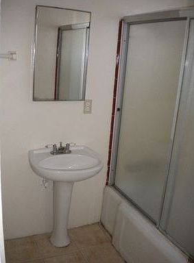 2nd image of 715 E 5th St APT 1