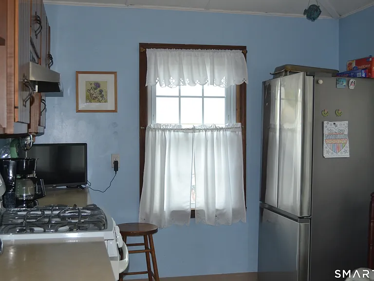 110 Columbus Ave E — Photo 6