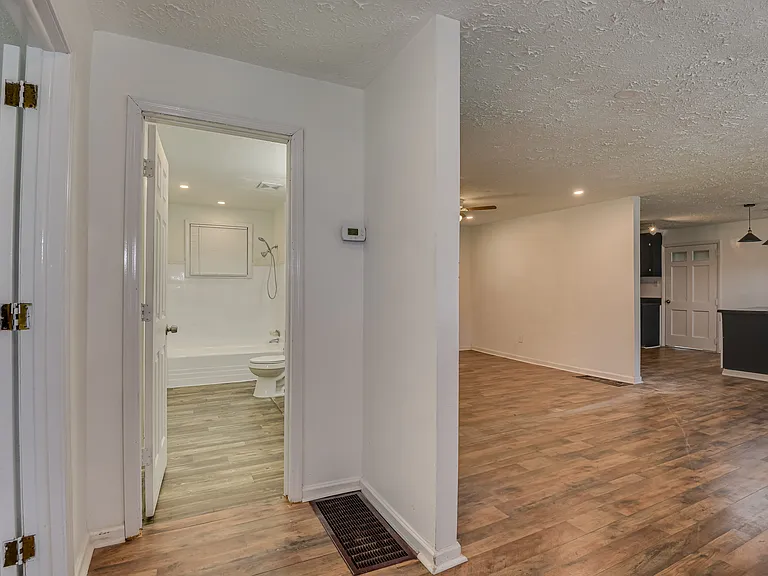 462 Morgan St NW — Photo 5