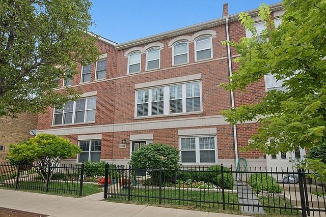 1st image of 3861 N Milwaukee Ave