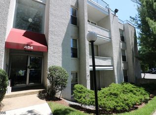 454B River Rd APT B, Nutley, NJ 07110