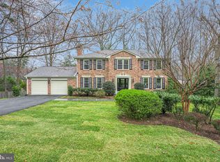 9051 Laurel Hill Ct, Vienna, VA 22182