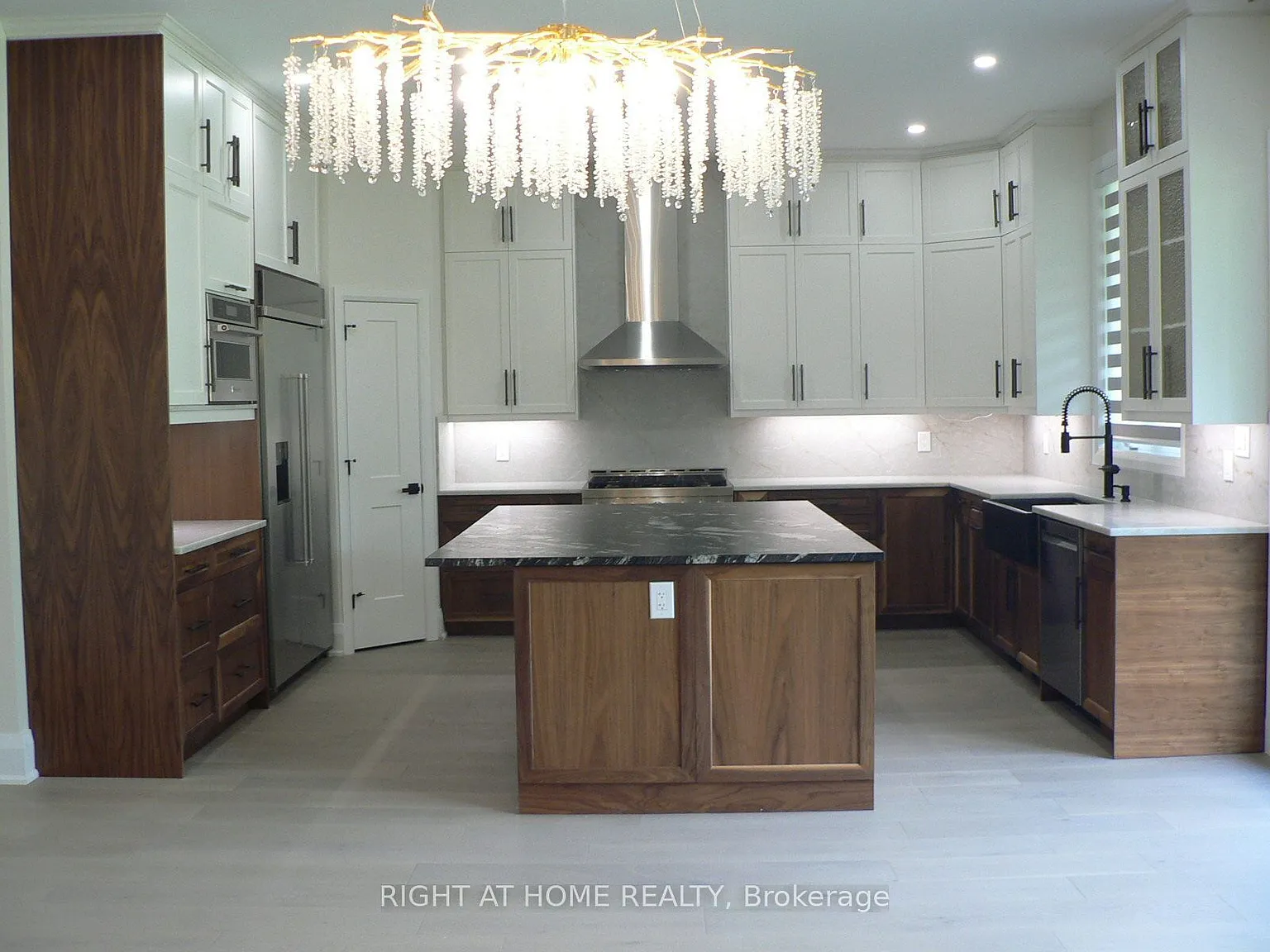 4 bed, $4,000 — Photo 4