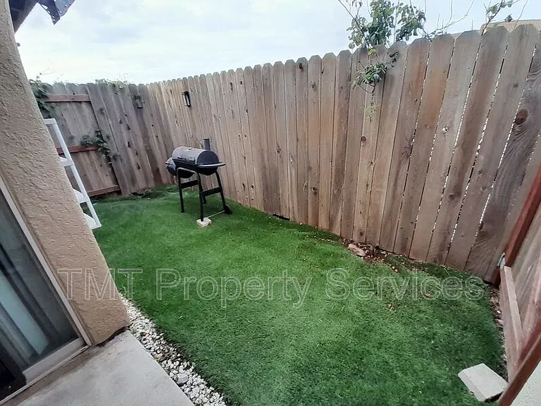 413 E Rice Ranch Rd — Photo 13