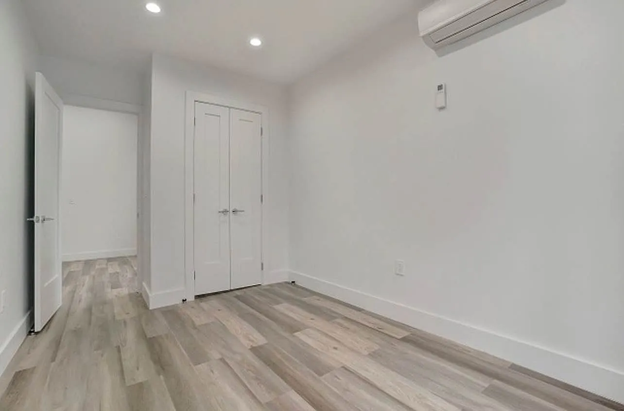 3017 Brighton 12th Street — Photo 3