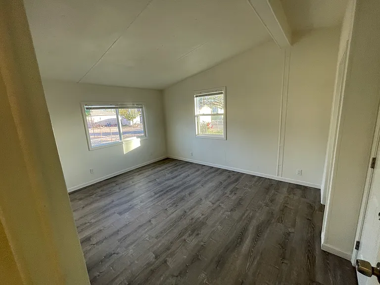 2104 E Lone Star Dr — Photo 5